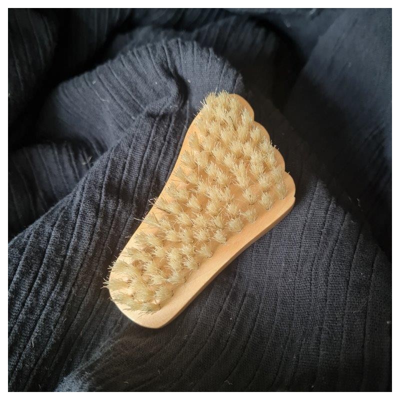 Petite brosse à pied