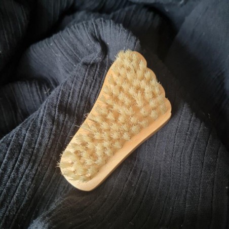 Petite brosse à pied